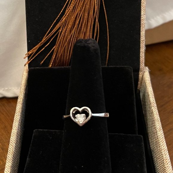 Silver Heart Shaped Ring w/CZ Heart inside, Size 7.5 - Picture 3 of 3